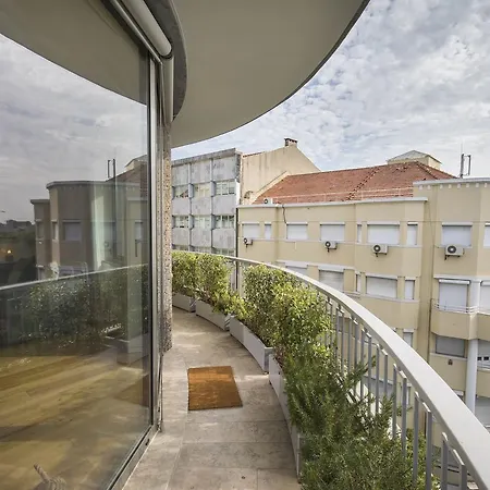 Bright And Luxurious W/ A View Apartment
