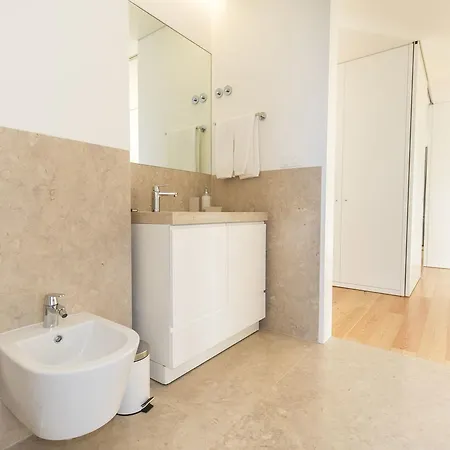 Apartment Bright And Luxurious W/ A View *