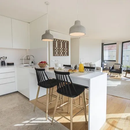 Apartment Bright And Luxurious W/ A View