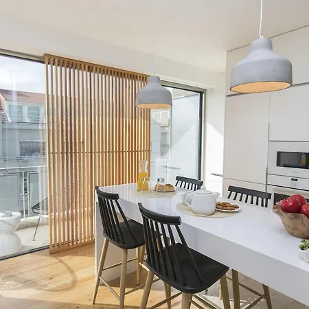 Bright And Luxurious W/ A View Apartment *